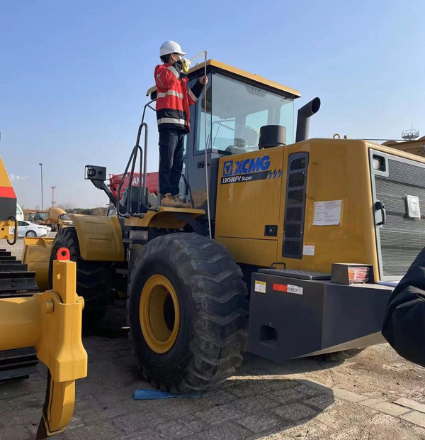 公司大型设备成功出口海外