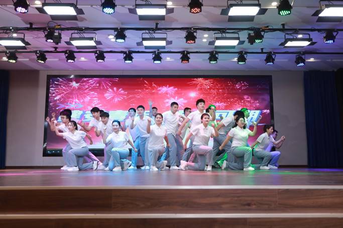 公司举办2025年迎新春联欢会 公司举办2025年迎新春联欢会